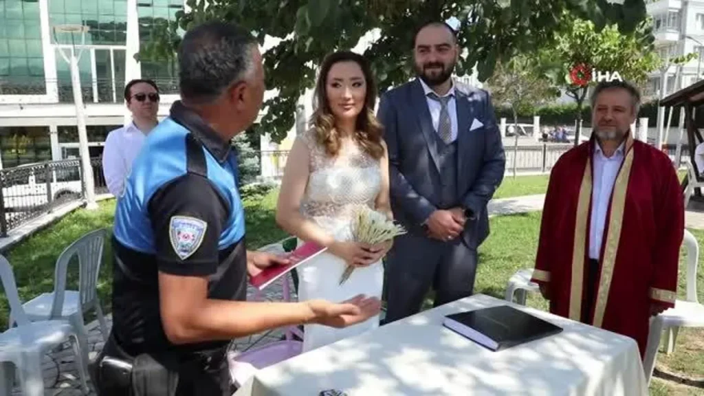 Son dakika haber | Polisten düğünlerde “Mutluluğa Kurşun Sıkma, Geleceği Karartma” bilgilendirmesi