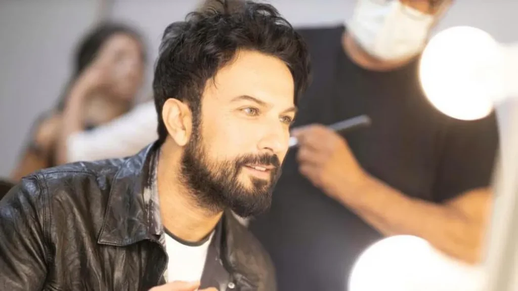 Tarkan, “Geri sayım başladı” diyerek yeni müziğinin muştusunu verdi
