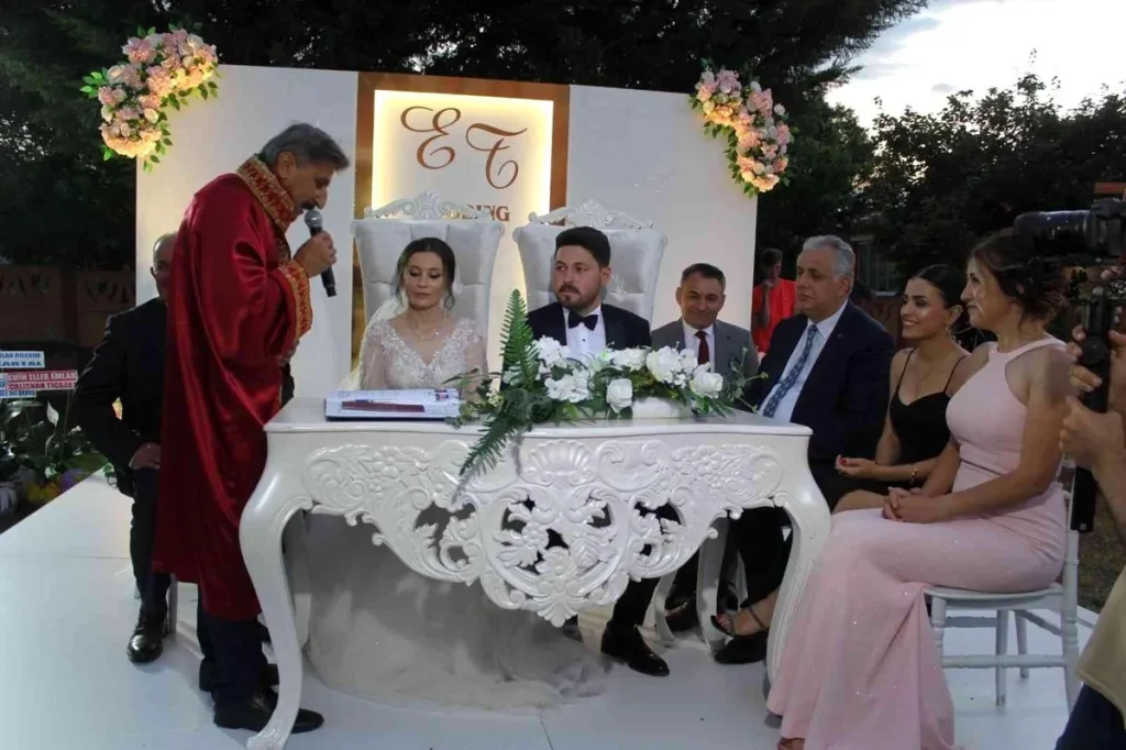 Vali Yardımcısı Cinbir, nikah şahidi oldu