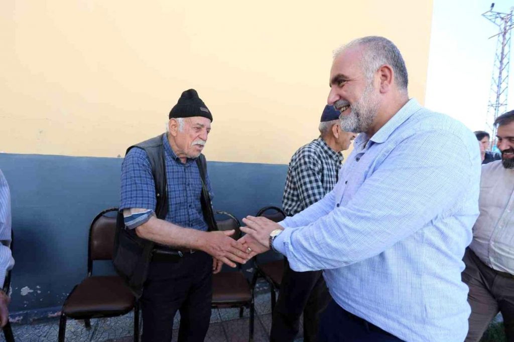 Lider Sandıkçı: “Vatandaşlarımıza hizmet etmek için canla başla çalışıyoruz”