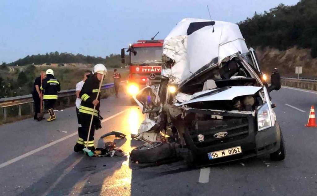 Samsun 3. sayfa haberi: Samsun’da minibüs tırla çarpıştı: 1 meyyit