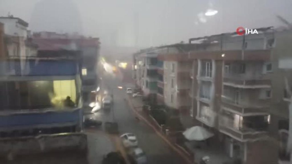 Samsun gündem haberleri… Samsun’da sağanak ve şimşek