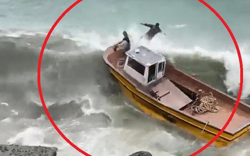 Alabora olan tekneyi kurtarmak isterken ölümle burun buruna geldiler!
