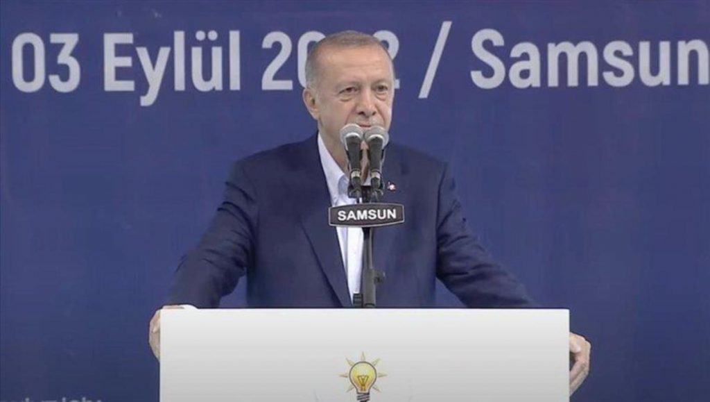 Cumhurbaşkanı Erdoğan aşkın tarifini yaptı, salonda uğultu koptu