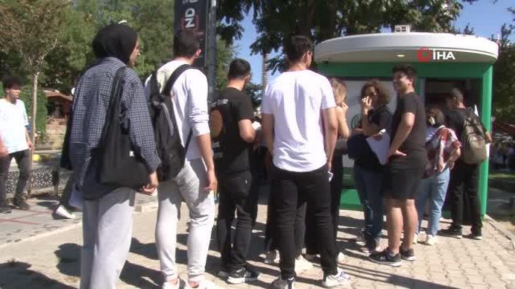 Edirne haber | Edirne’de görüntü değişmedi… Öğrencilerin ETUS kart zahmeti başladı