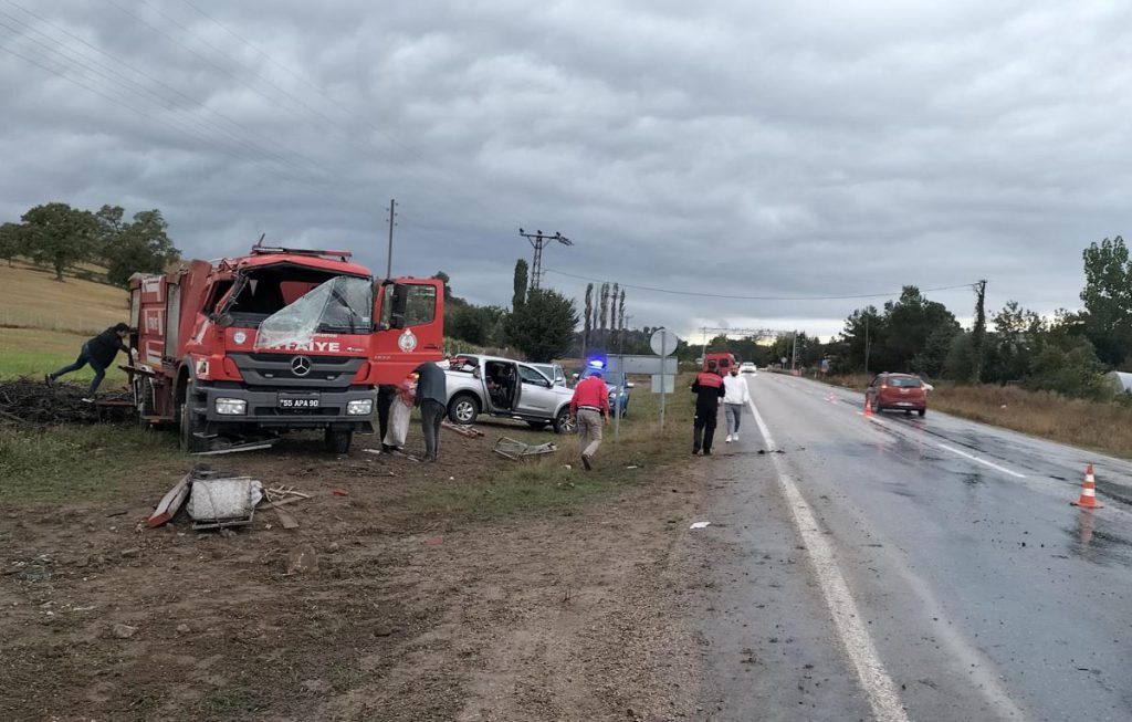 Samsun haber! Samsun’da itfaiye aracı şarampole devrildi, 2 itfaiye eri yaralandı