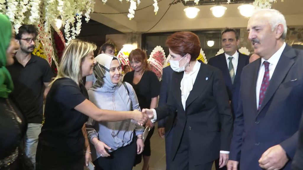 Samsun haberi | Meral Akşener, Güzel Parti Samsun Milletvekili Bedri Yaşar’ın Kızı Esra Yaşar ve Fuat Özdil’in Düğününe Katıldı