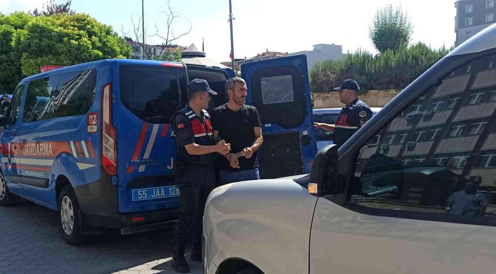 Samsun haberleri | Samsun’da Kaleşnikof tüfek ve uyuşturucu ile yakalanan şahıslar adliyede
