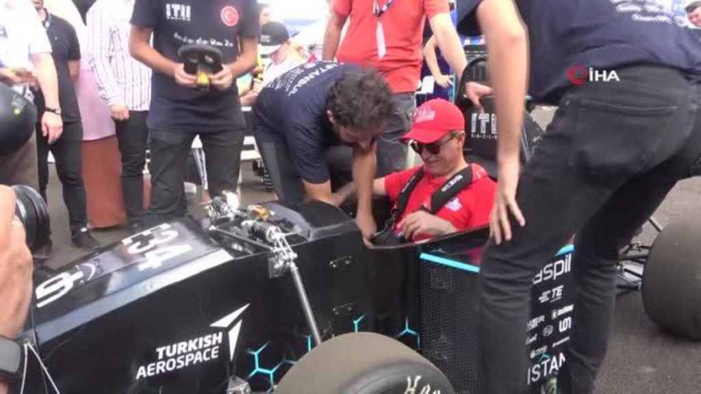 Savunma Sanayi Lideri İsmail Demir, F1 aracından gözdağı verdi
