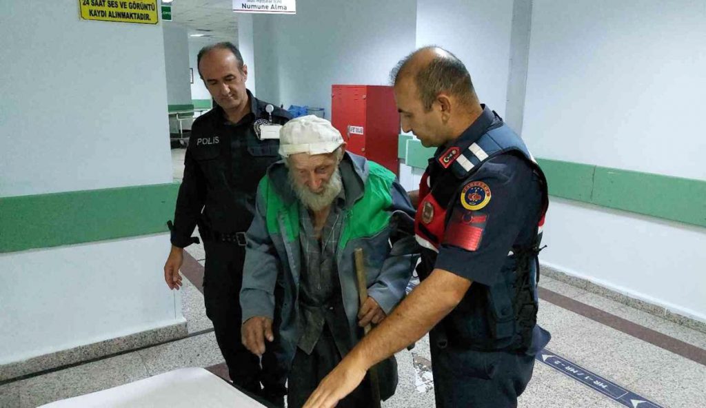 Son dakika haber! 91 yaşındaki dedeye jandarma ve polis şefkati