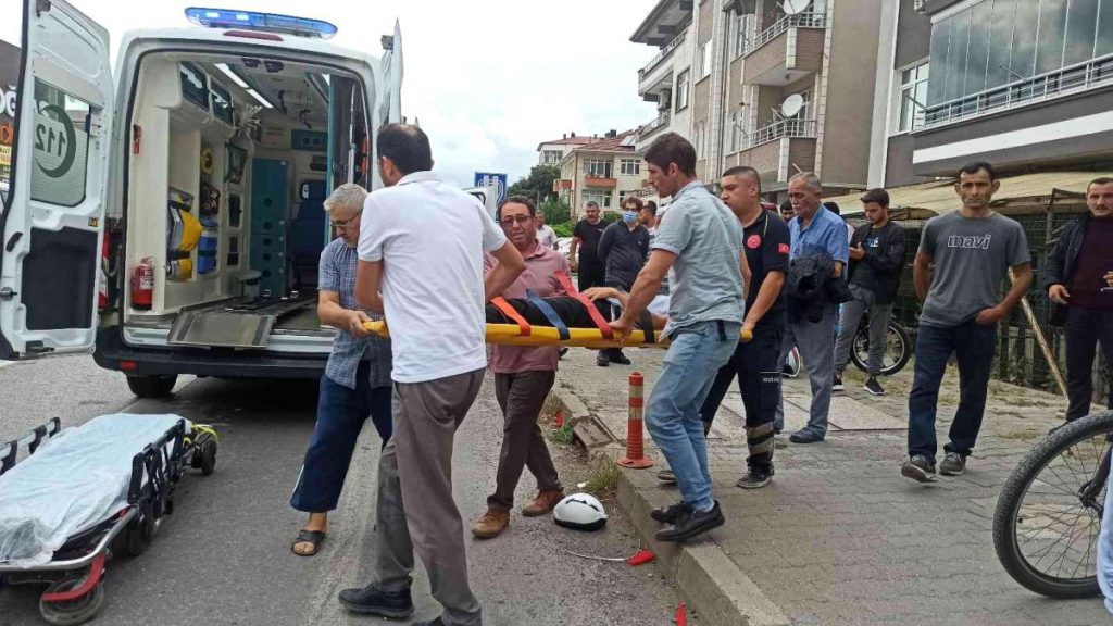 Son dakika haberleri | Yaya geçidinden geçen motosiklete hafif ticari araç çarptı: 1 yaralı