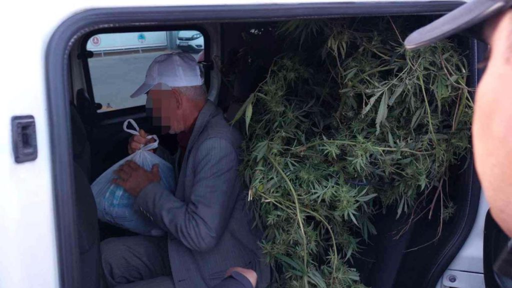 Samsun 3. sayfa haberi | Samsun’da sokak satıcılarına ‘Kökünü Kurutma Operasyonu’: 94 gözaltı