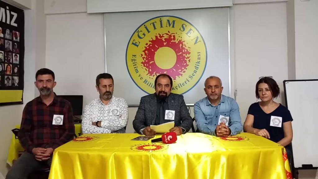 Samsun lokal: Eğitim-Sen Samsun Şube Lideri Gür: “Öğretmen Meslek Kanunu Derhal Geri Çekilmelidir”