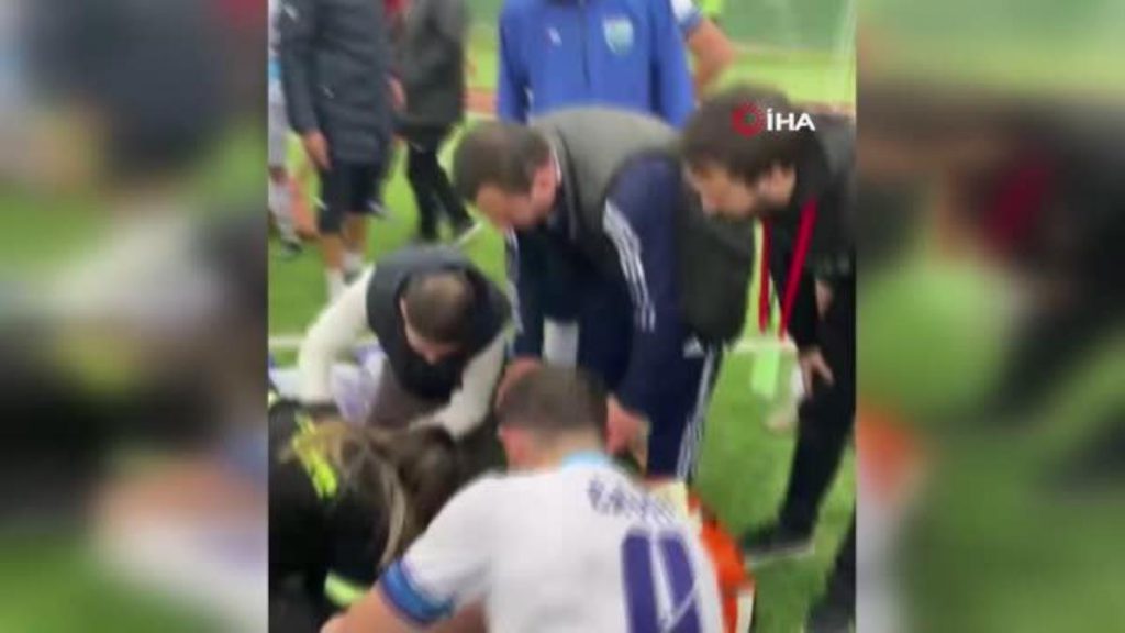 Futbolcular gözyaşlarına boğuldu… Lisanı boğazına kaçan atlete erken müdahale hayat kurtardı