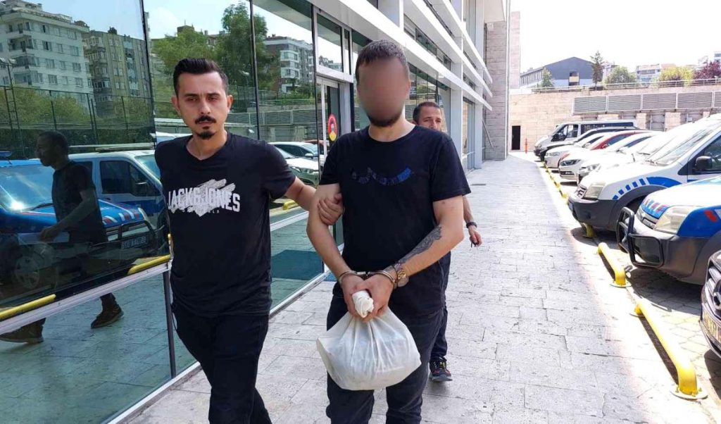 Uyuşturucu ticaretinden 2 bireye ceza yağdı
