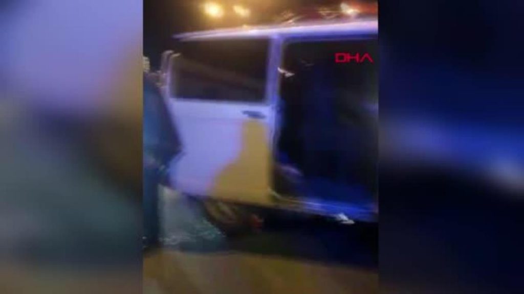 SAMSUN’DA KAMYONA ÇARPAN MİNİBÜSÜN ŞOFÖRÜ KURTARILAMADI