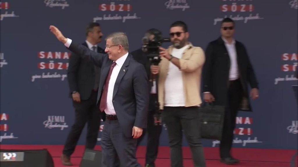 Davutoğlu: ‘Türkiye’nin her sandığında müşahidimiz temsilcimiz olacak’