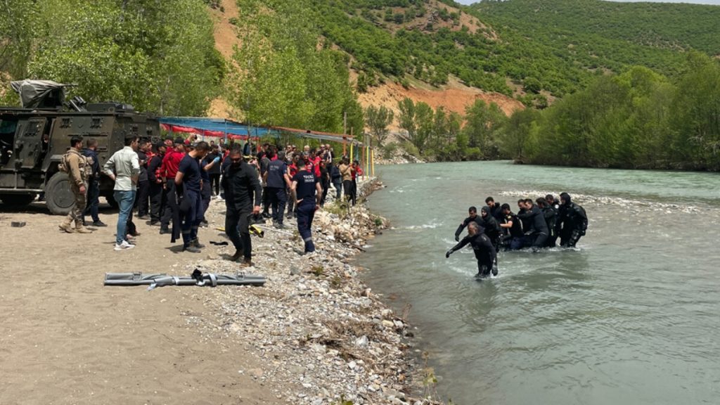 Munzur Çayı’nda kaybolan 3 kişiden 1’nin cansız bedenine ulaşıldı