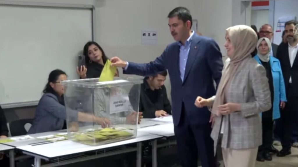 Murat Kurum, Cumhurbaşkanı Seçimi ikinci turu için oyunu kullandı