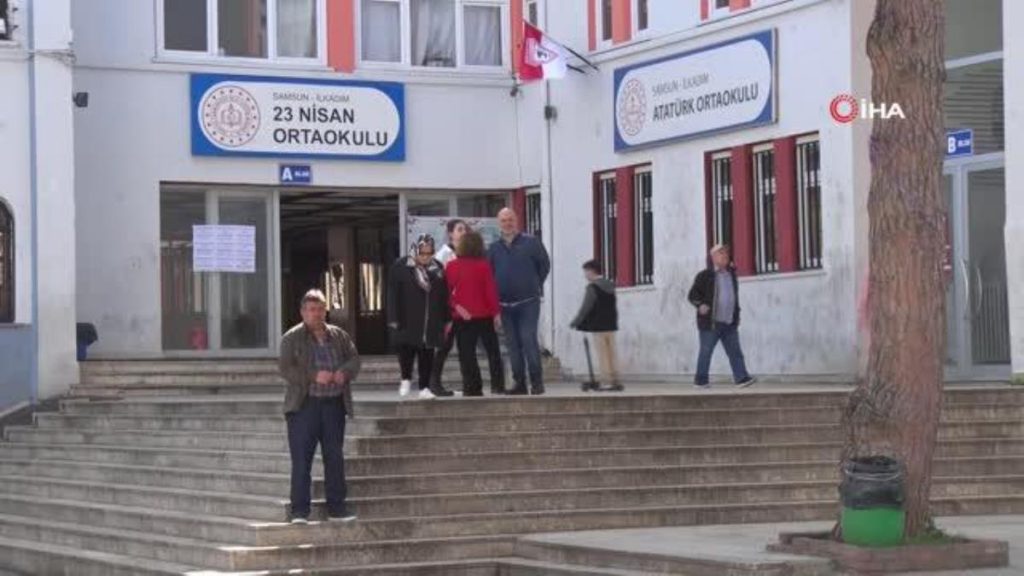 Samsun’da oy kullanma işlemi başladı