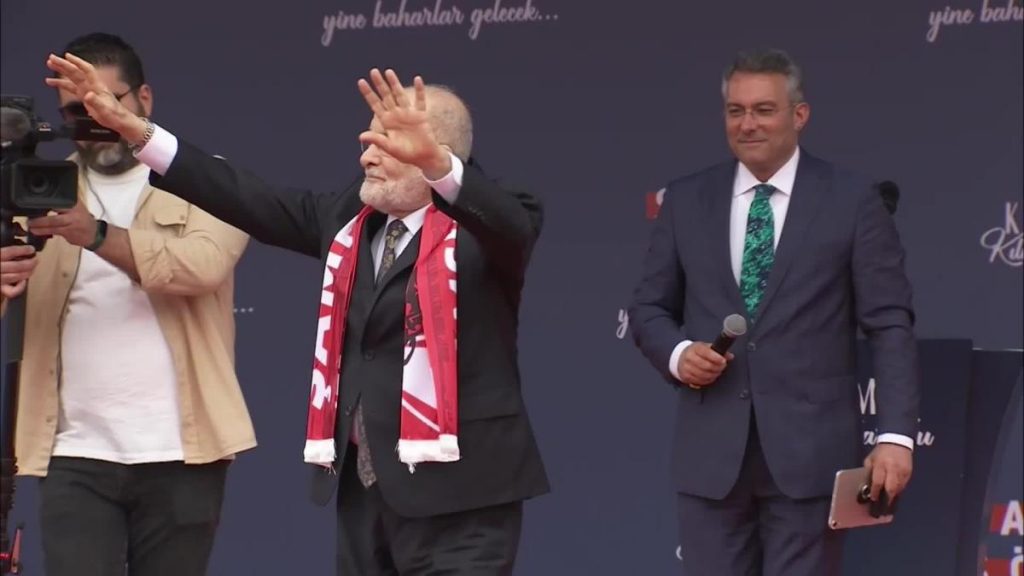 Temel Karamollaoğlu, Samsun’da: “İnsanlar Karnını Doyuramazken, Ev İhtiyaçlarını Gideremezken, Aldıkları Ücretle Geçinemezken Siz Nasıl Sarayda…