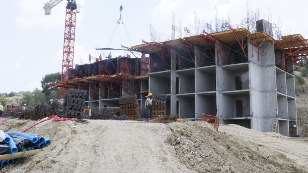 Adana’da deprem konutlarının Aralık’ta teslim edilmesi planlanıyor