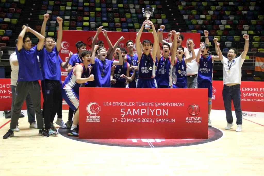 A.Efes U14 Erkek Basketbol Takımı Türkiye Şampiyonu