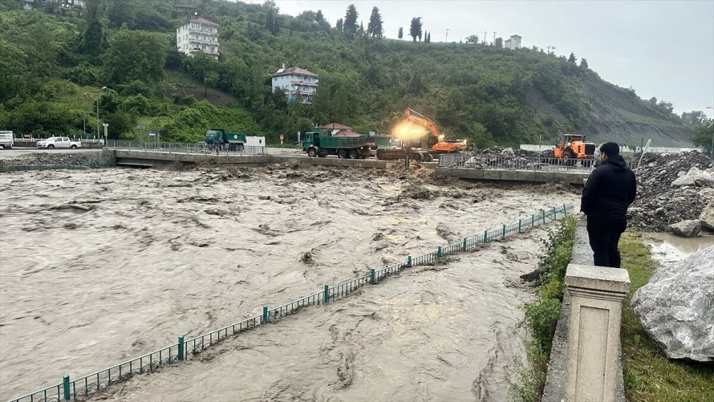 AFAD’dan sel felaketinin yaşandığı 4 il için açıklama: Müdahale ediyoruz