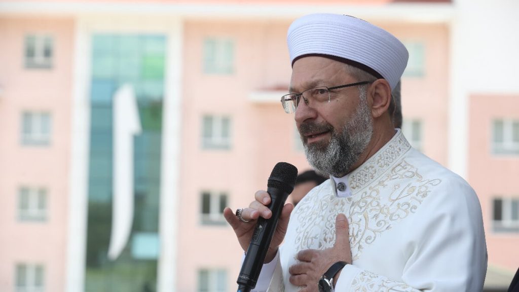 Ali Erbaş: Dünyanın büyük bir kısmı geleceğe umutla bakamıyor