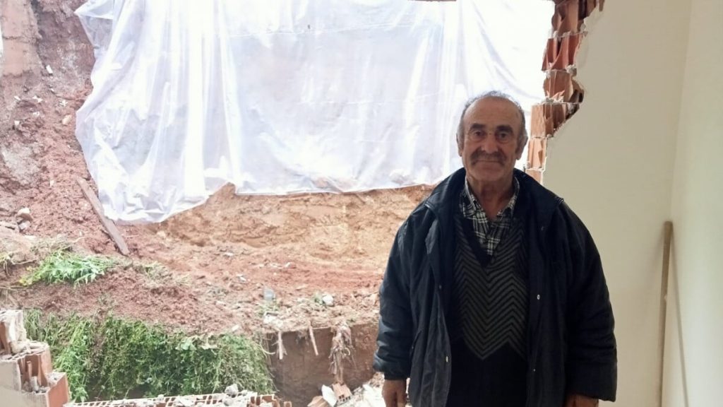 Ankara’da sağanak yağış sonrasında istinat duvarı dairenin üzerine düştü
