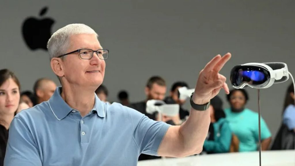 Apple CEO’su Tim Cook, 3 bin 500 dolarlık Vision Pro’nun fiyatı hakkında konuştu