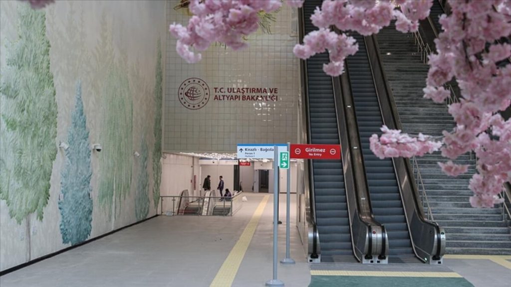 Başakşehir-Kayaşehir Metro Hattı’nı 1 milyona yakın kişi kullandı