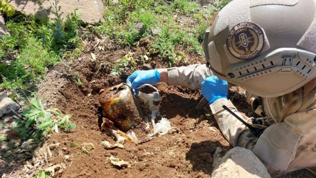 Bingöl’de düdüklü tencere içinde EYP bulundu