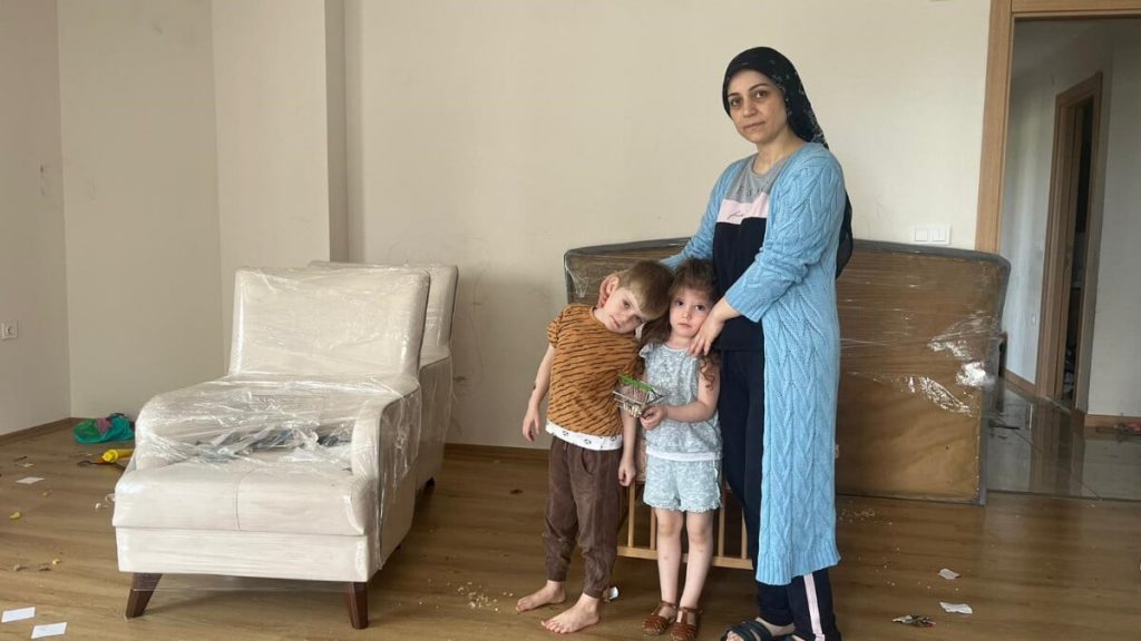 Bursa’da ev sahibi 2 çocuk annesine fahiş zamla evden çıkarttı