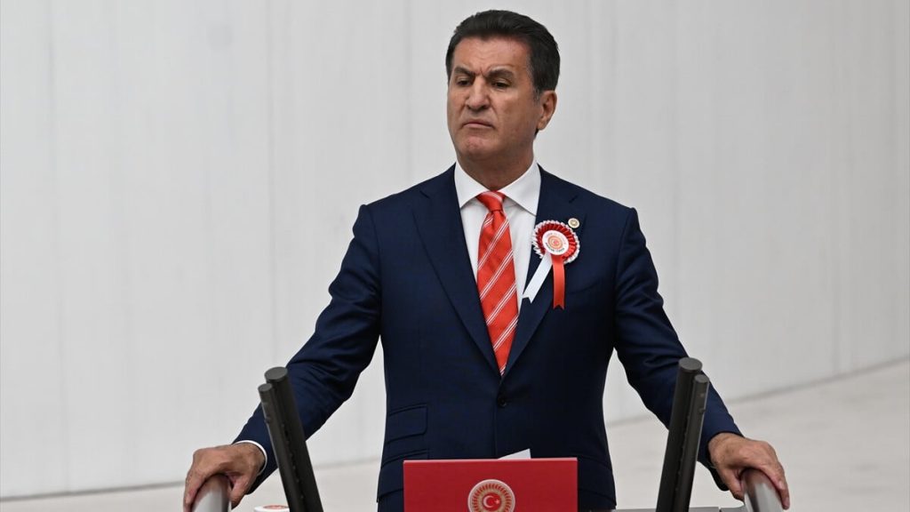 CHP Erzincan Milletvekili Mustafa Sarıgül TBMM’de yemin etti