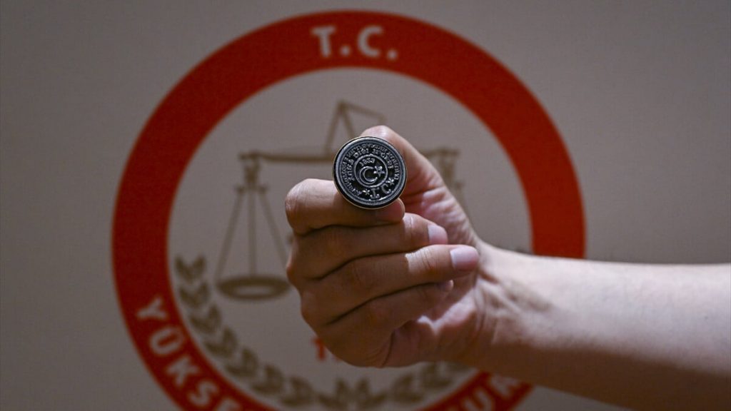 CHP’li İzmir Belediyesi şirketi oy vermeyenlerin listesinin hazırlandığını duyurdu