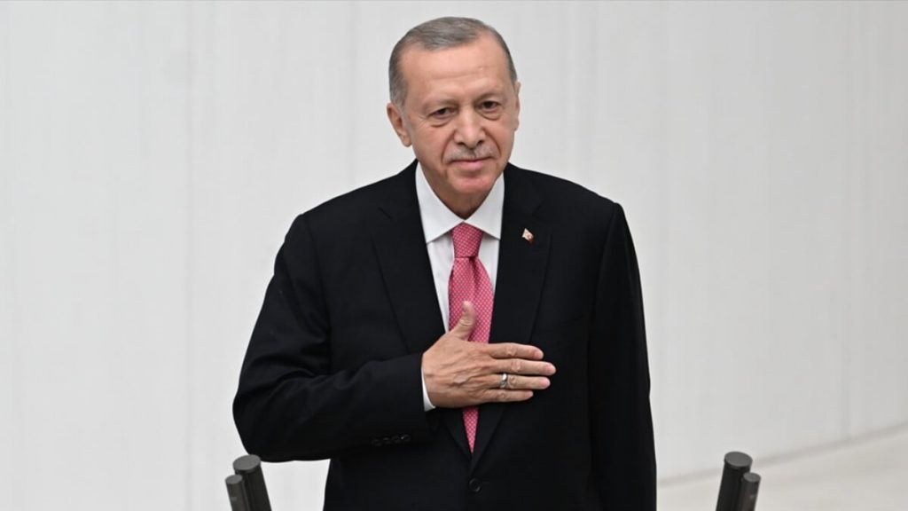 Cumhurbaşkanı Erdoğan, seçim çalışmalarına katılan gençleri aradı