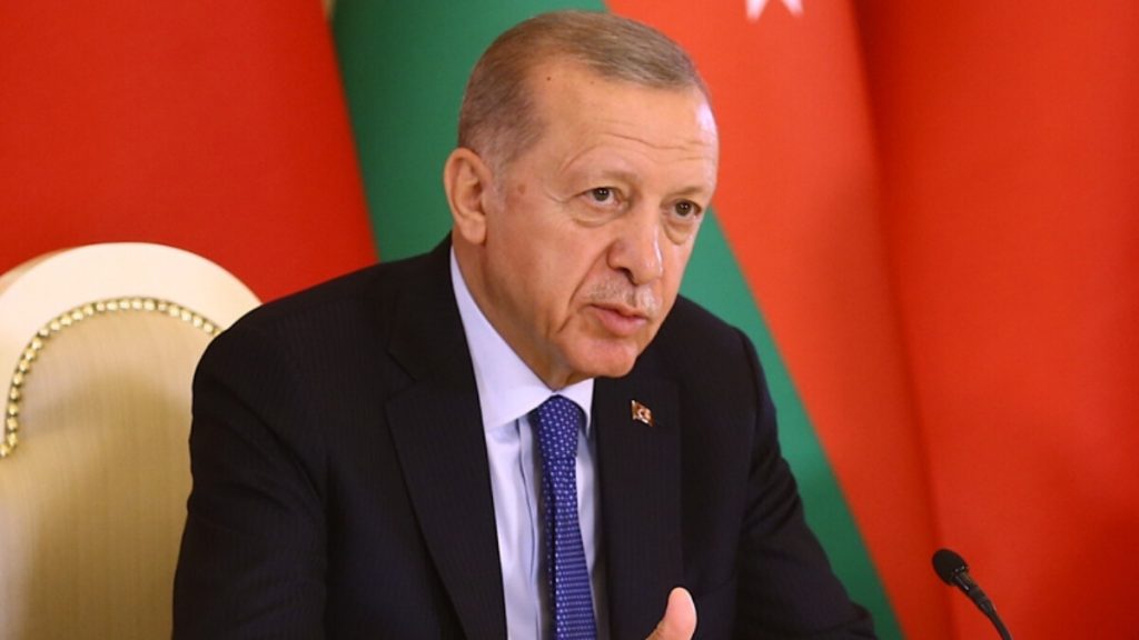 Cumhurbaşkanı Erdoğan’dan CHP’deki değişim yankılarına cevap! Bizi hiç ilgilendirmez…