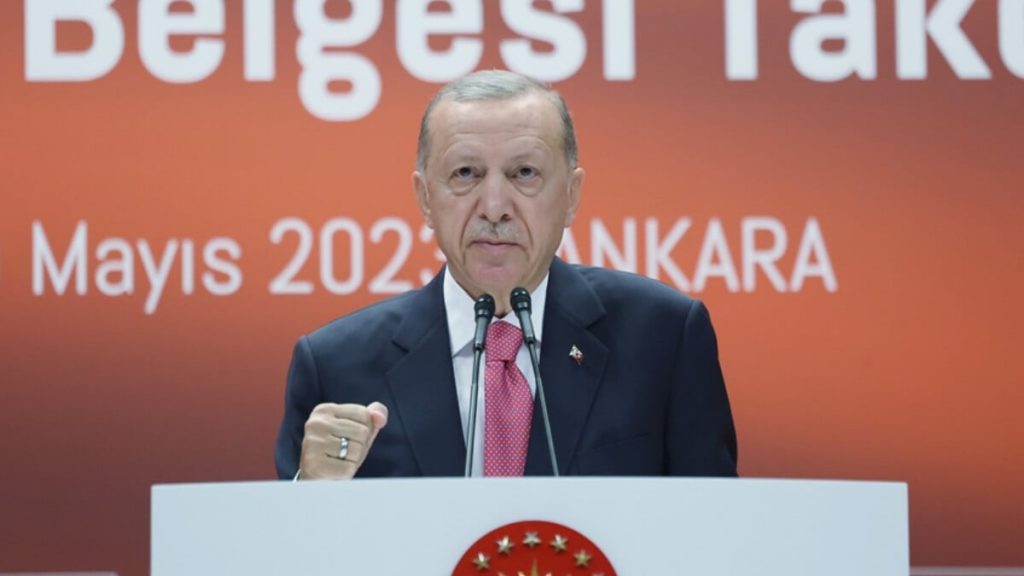 Cumhurbaşkanı Erdoğan’dan muhalefete: Ne oldu, bankalar kapandı mı?