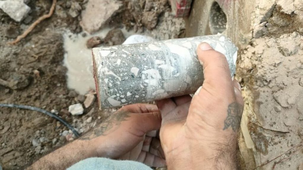 Depremin vurduğu Hatay’da 3 dakikalık beton örneğinden deniz kumu çıktı