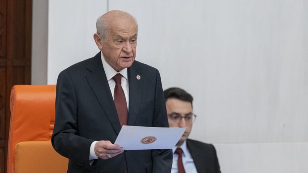 Devlet Bahçeli, TBMM’de yemin etti