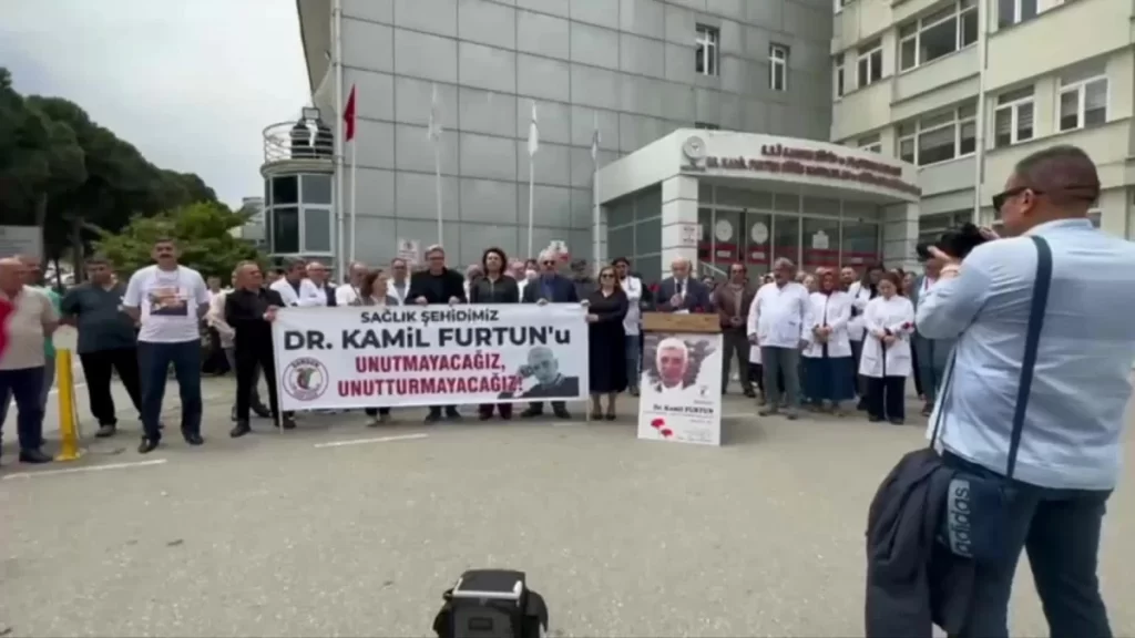 Dr. Kamil Furtun’un ölüm yıl dönümünde sağlık emekçileri anıldı