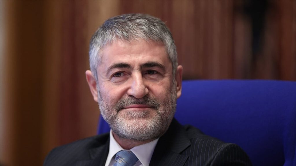 Hazine ve Maliye Bakanı Mehmet Şimşek, görevi törenle Nurettin Nebati’den devaldı