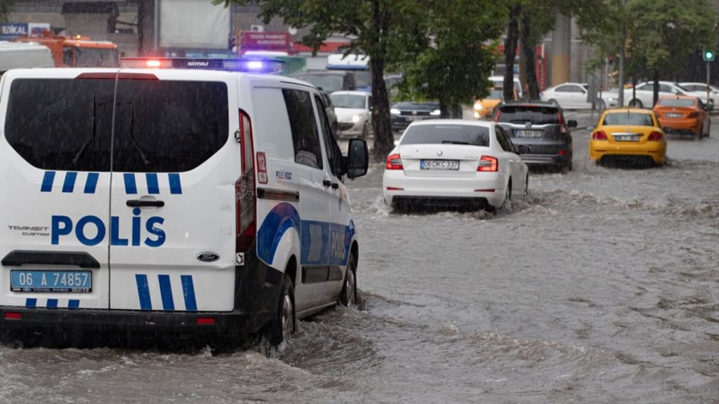 İstanbul, Ankara ve İzmir dahil 30 kente Meteoroloji’den sarı kodlu uyarı