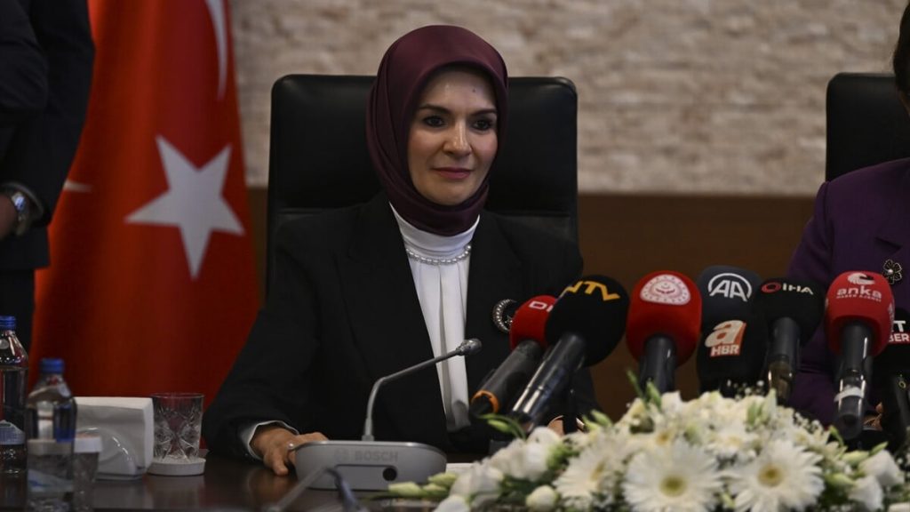 Mahinur Özdemir Göktaş’tan ilk ziyaret deprem bölgesine