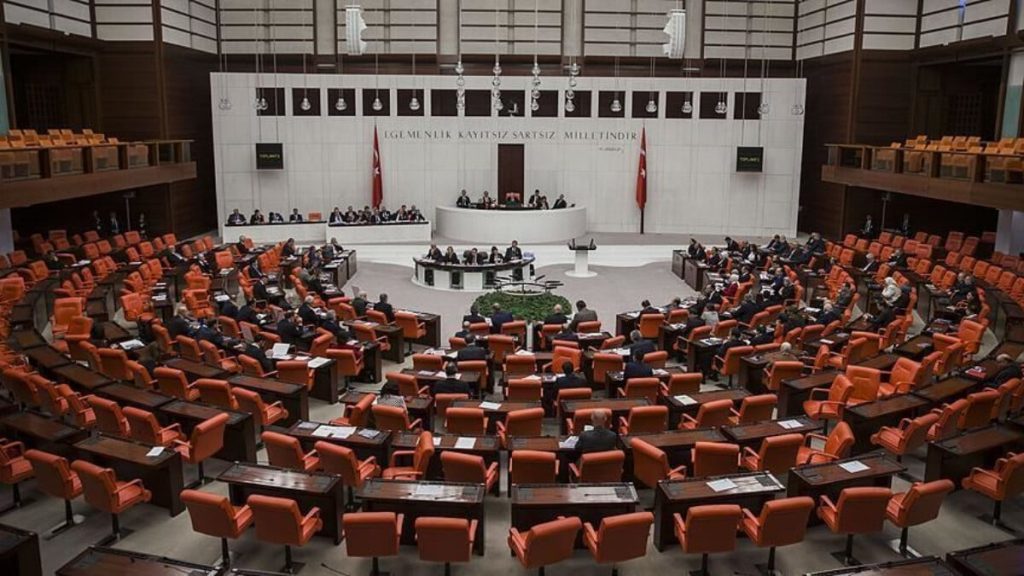 Meclis’te yemin töreni