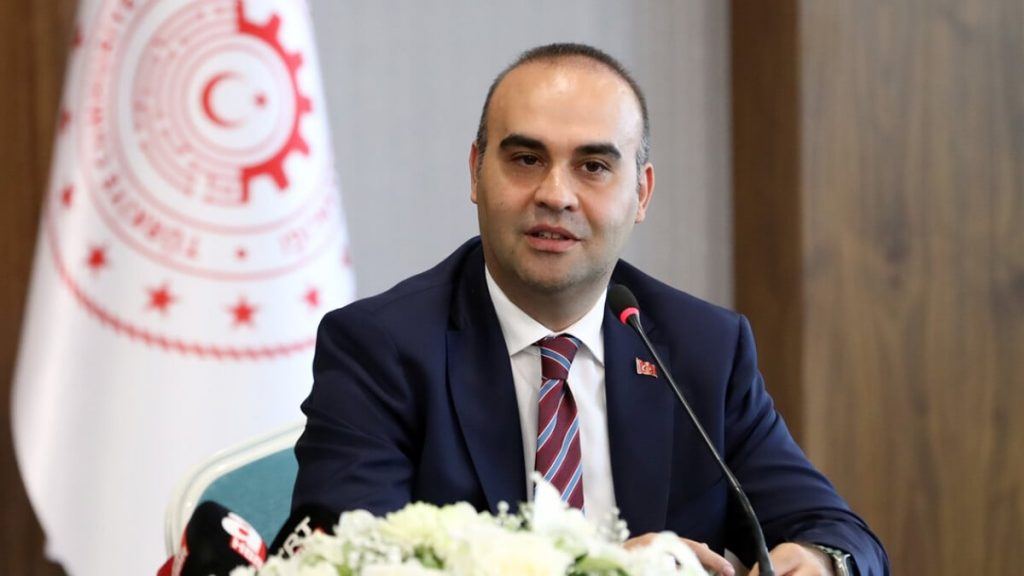 Mehmet Fatih Kacır: Ay’a ilk temas 1,5 yıl sonra sağlanacak