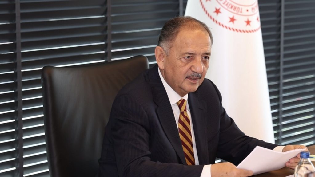 Mehmet Özhaseki deprem bölgesi Adıyaman’ı ziyaret etti