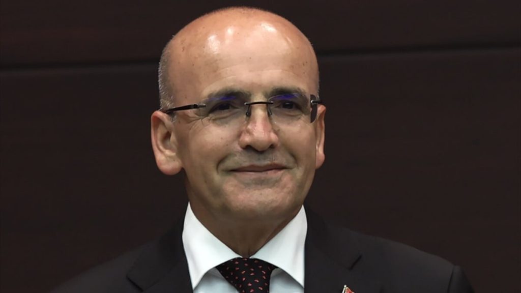 Mehmet Şimşek, Hazine ve Maliye Bakanlığı görevini devraldığı törende önemli mesajlar verdi