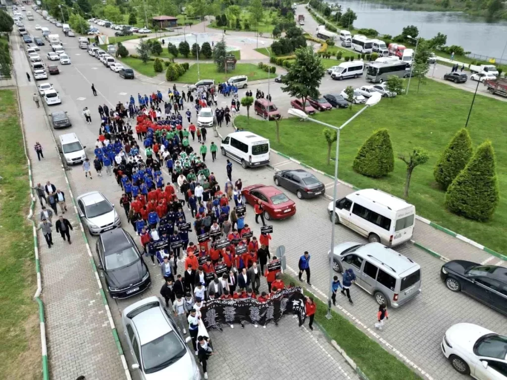 Samsun’da Ragbi Takımları Kortej Yürüyüşü Yaptı